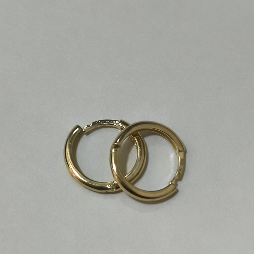 ARETES HUGGIES LISAS 14K 1.6 GR (NUEVO)