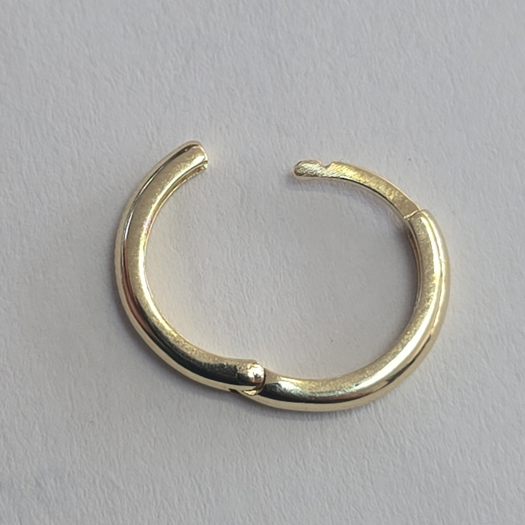 ARETES HUGGIES LISAS 14K 1.6 GR (NUEVO)