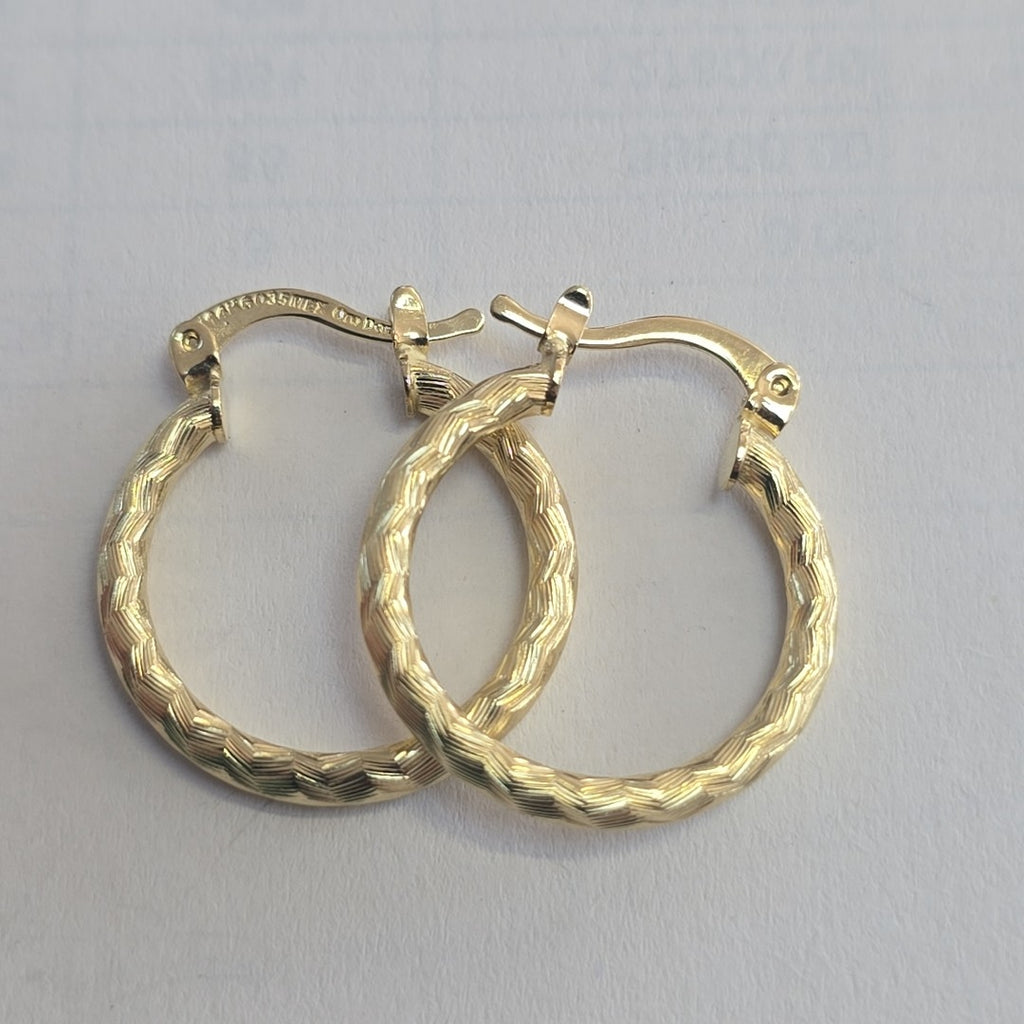 ARETES ARRACADAS LABRADAS 14K 2 GR (NUEVO)