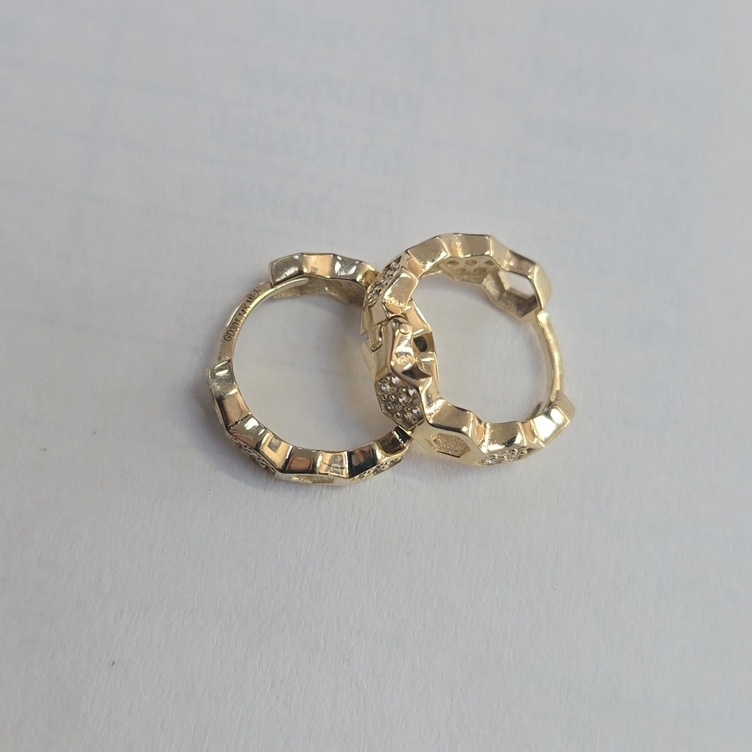 ARETES HUGGIES HEXAGONALES C CIRCONIAS 14K 2.6 GR (NUEVO)