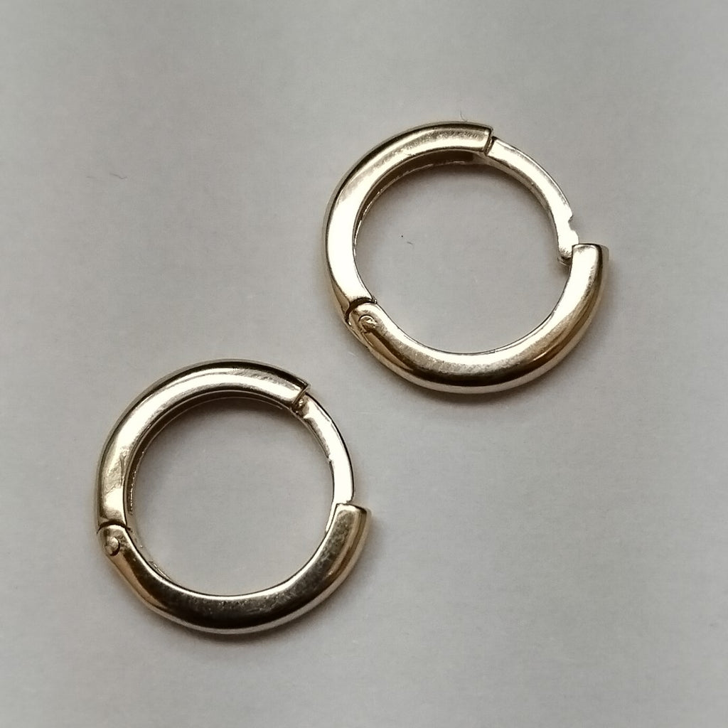 ARETES ARRACADAS LISAS 10K 1.2 GR (NUEVO)