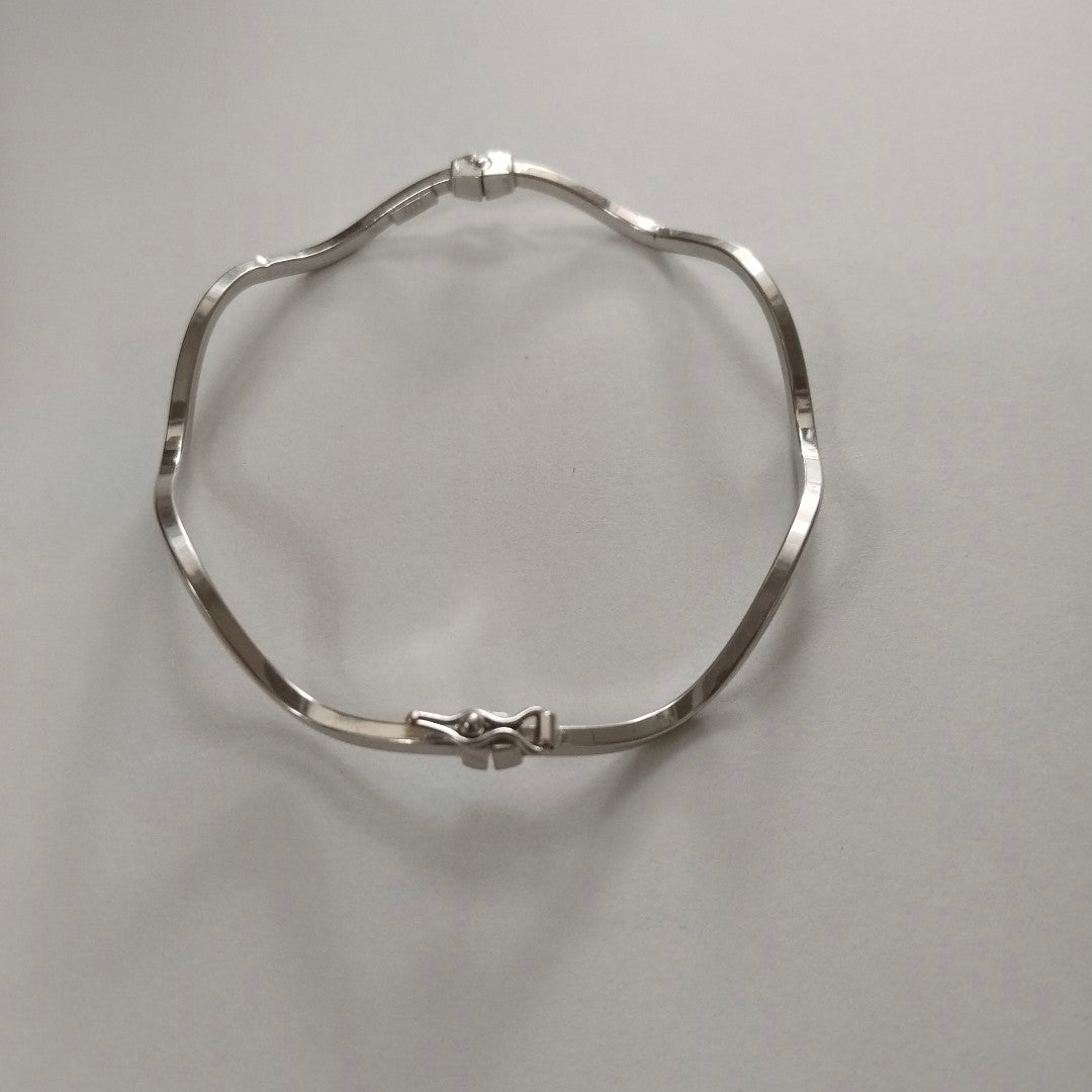 PULSERA RIGIDA ORO 14 K 3.2 GRMS (SEMINUEVO)