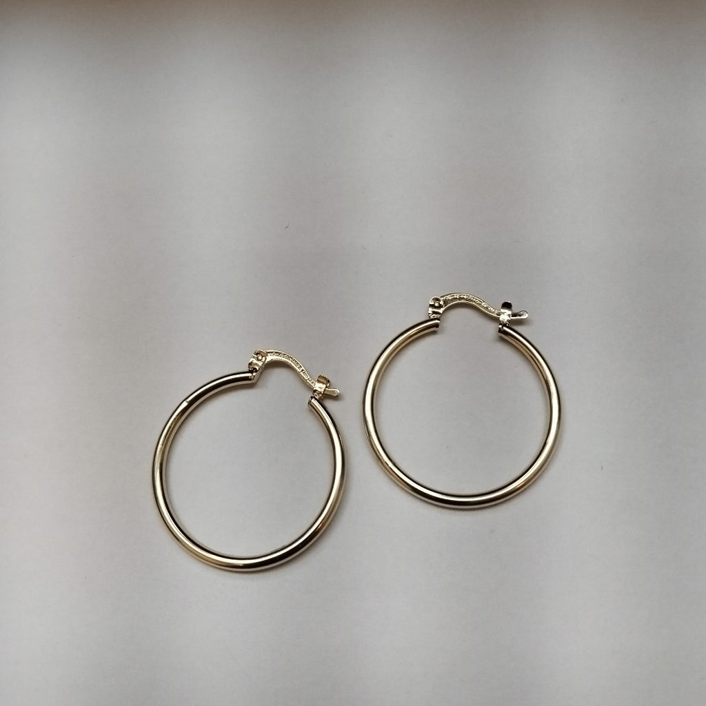 ARETES TEJIDO ARRACADAS LISAS 14K 1.5 GR (NUEVO)