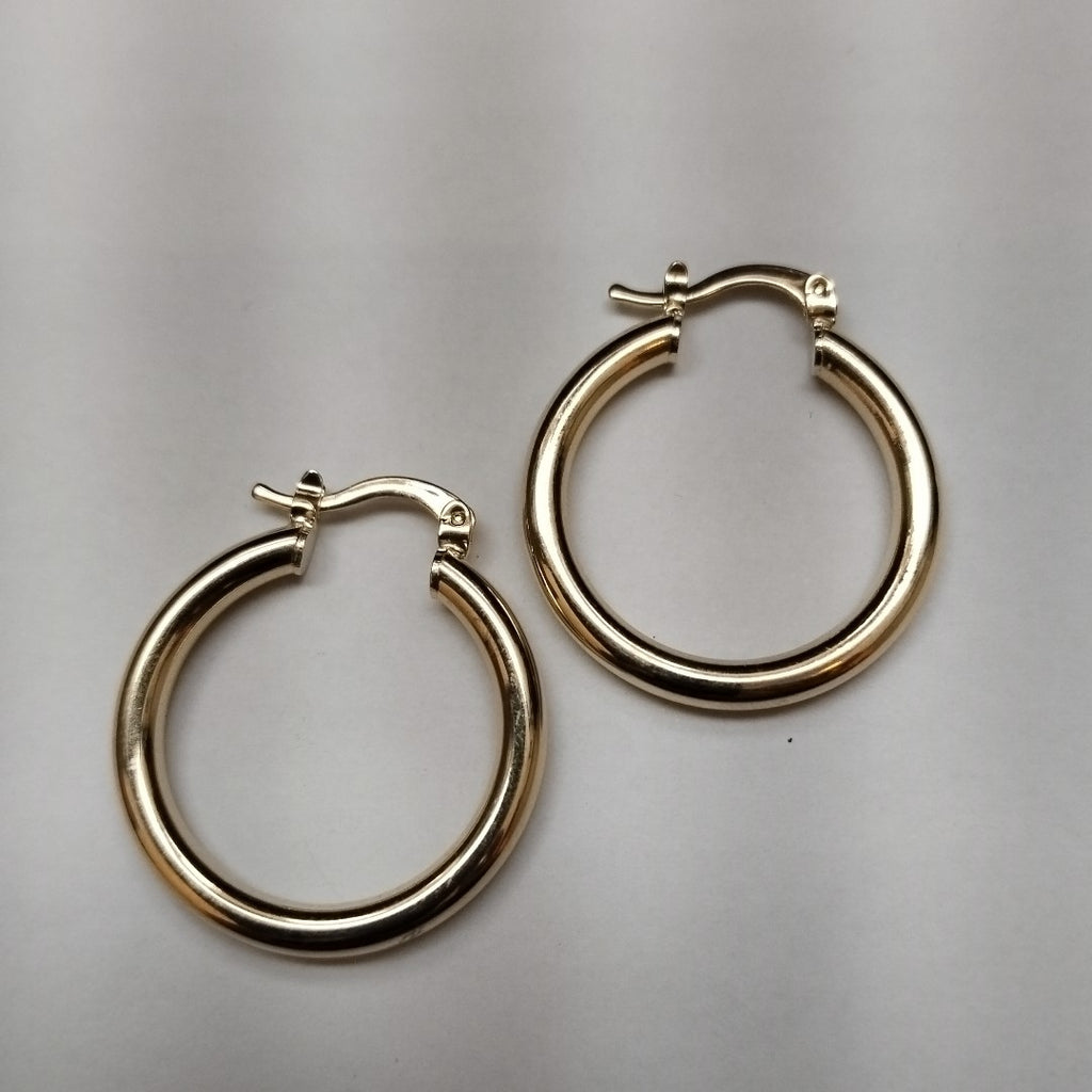 ARETES TEJIDO ARRACADAS LISAS HUECAS 14K 2.1 GR (NUEVO)
