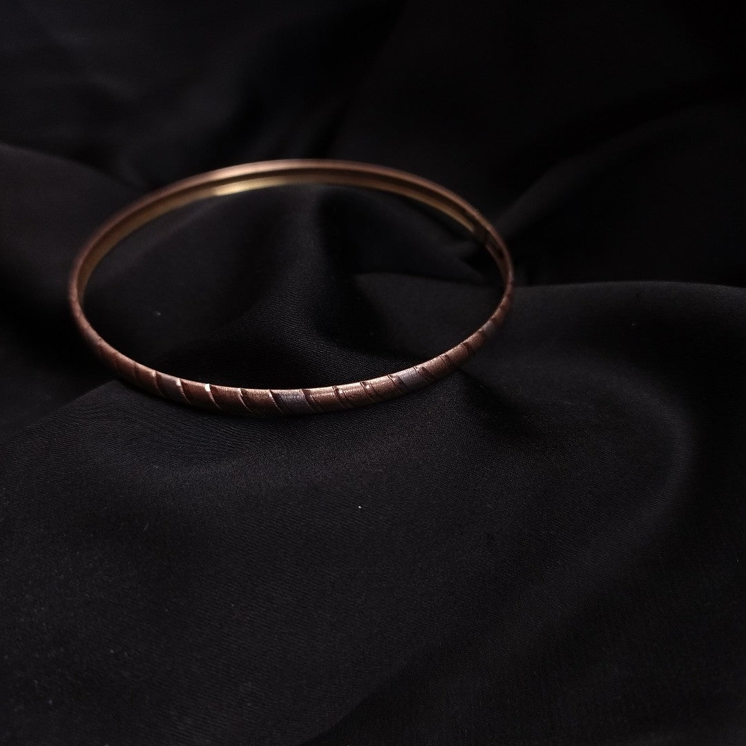 PULSERA RIGIDA ORO COMBINADO 10 K 3,30 GRMS (SEMINUEVO)