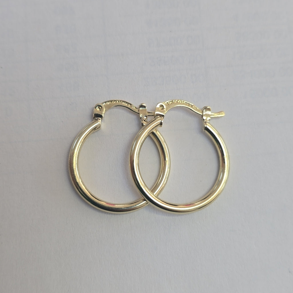 ARETES TEJIDO ARRACADAS LISAS 14K 1.2 GR (NUEVO)