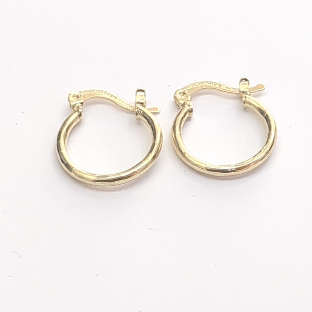 ARETES ARRACADAS ESTRIADAS 14K 1.4 GR (NUEVO)