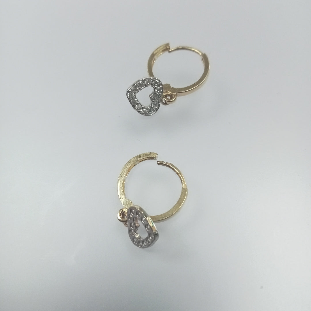 ARETES HUGGIES CON DIJE CORAZON Y CIRCONIAS 14K 2 GR (NUEVO)