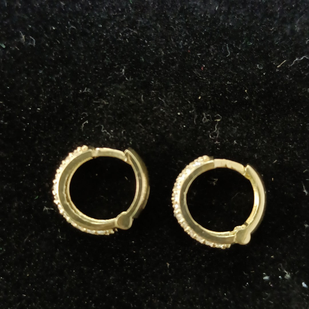 ARETES HUGGIE CON CIRCONIAS 14K 2 GR (NUEVO)
