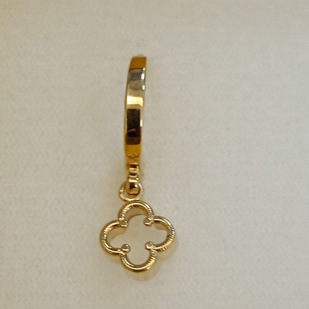 ARETES ARRACADAS CON DIJE 14K 2.4 GR (NUEVO)