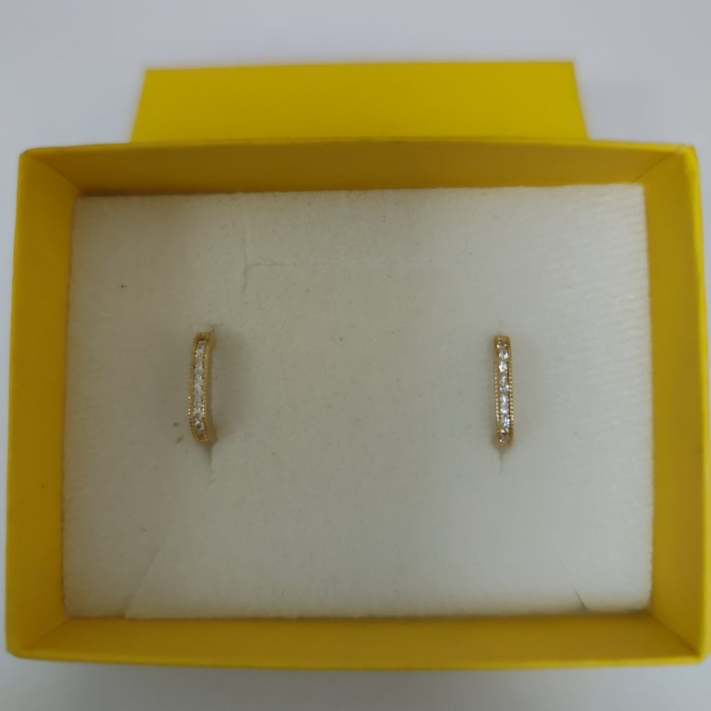 ARETES HUGGIES OVALADA C CIRCONIAS 14K 2.4 GR (NUEVO)