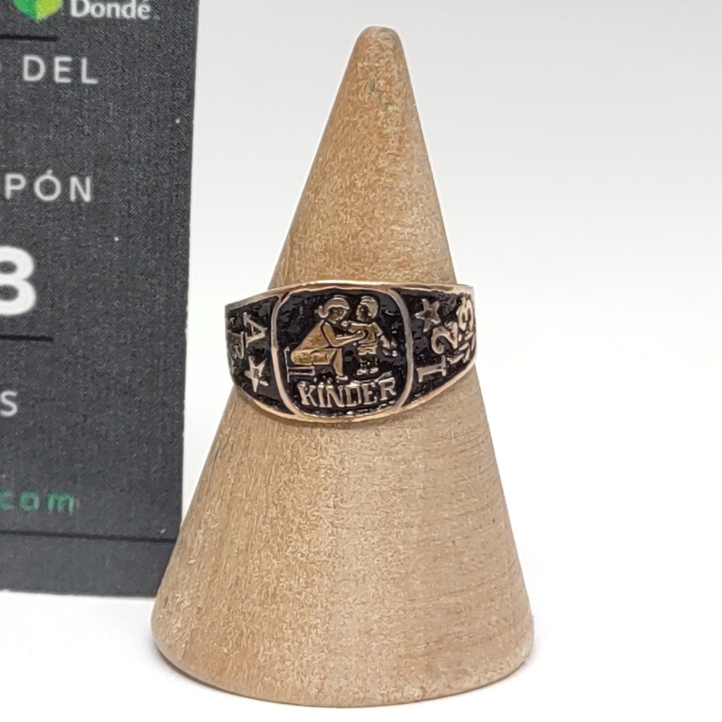 ANILLO DE GRADUACIÓN ORO 8 K 1 GRMS (SEMINUEVO)