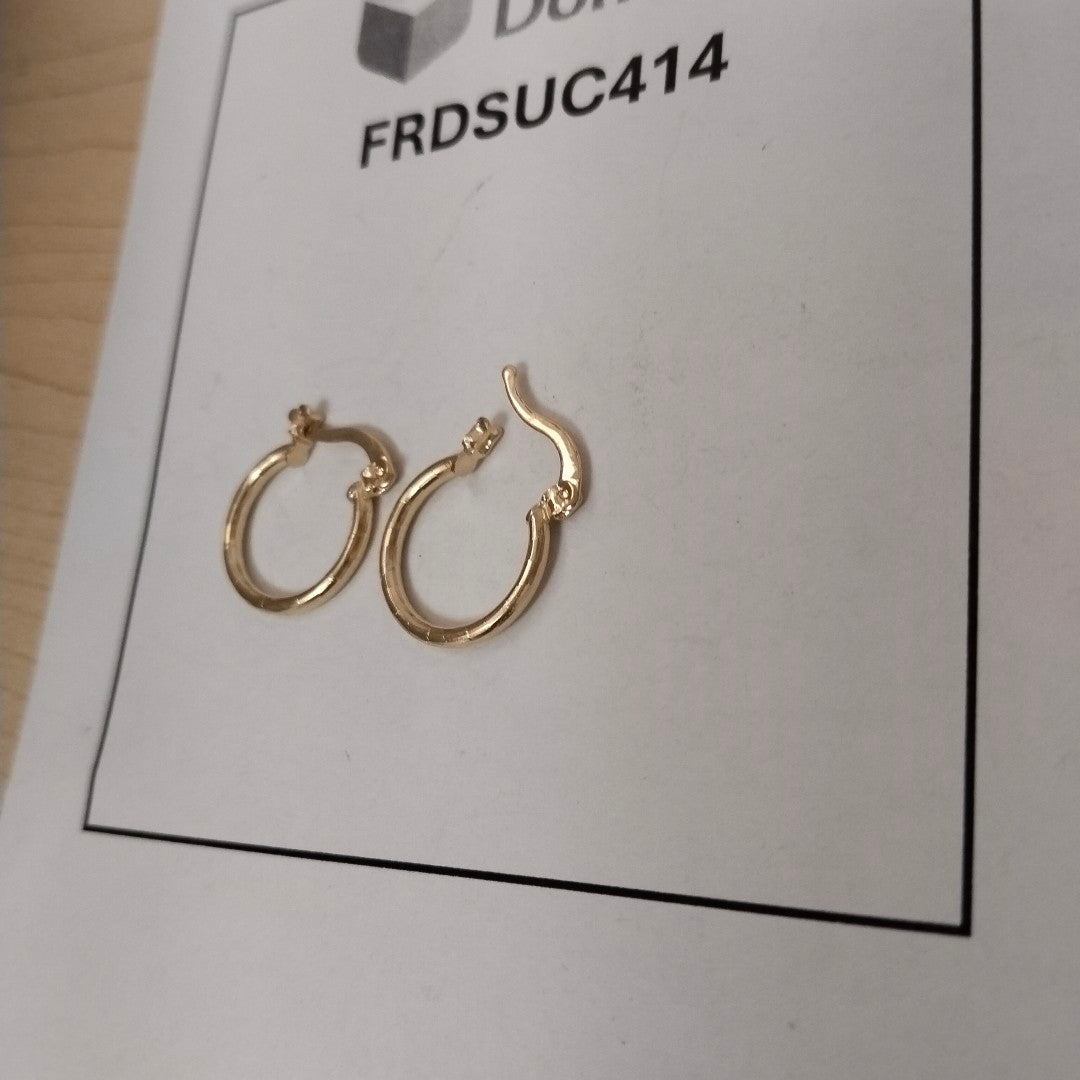 ARETES ARRACADAS ESTRIADAS 14K 1.4 GR (NUEVO)