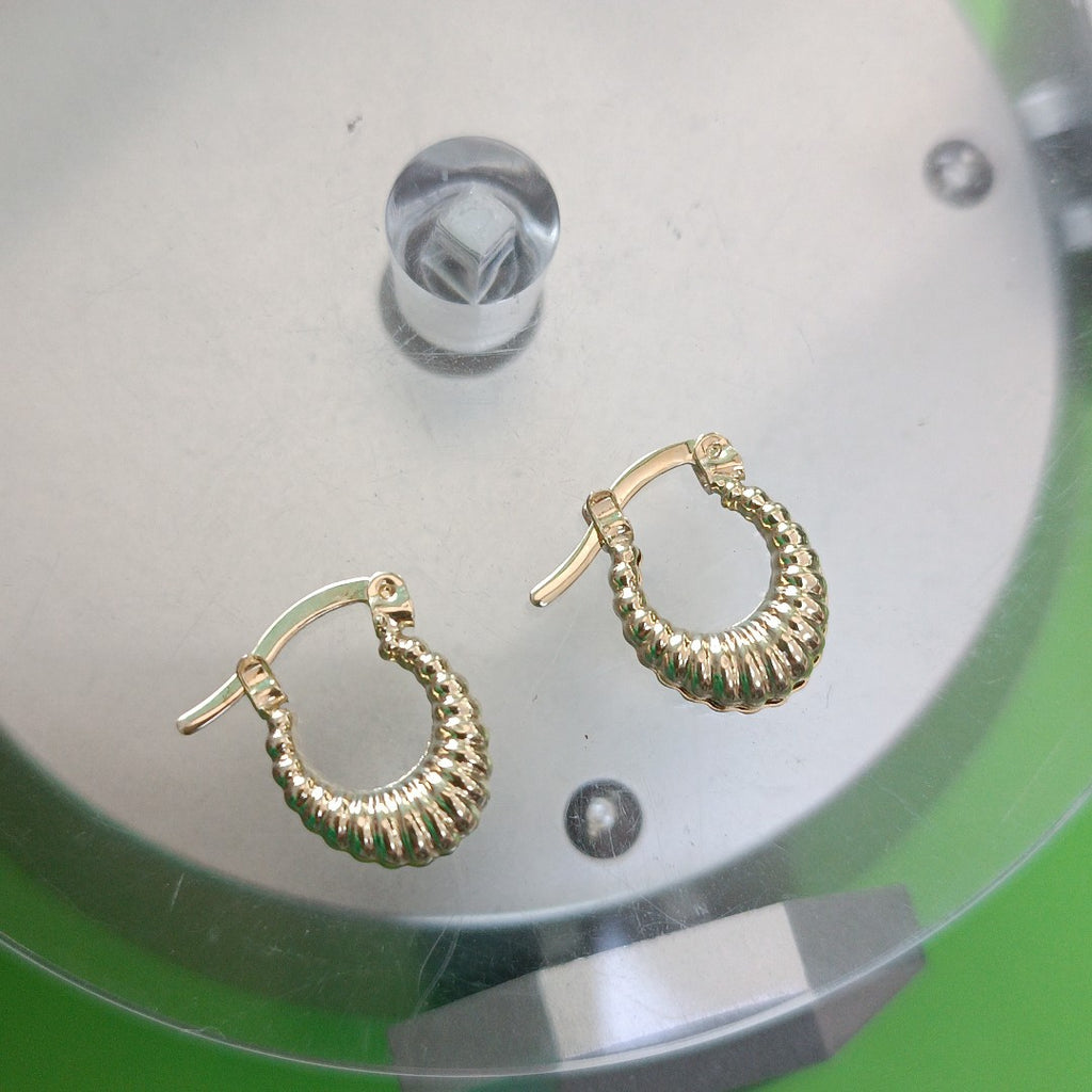 ARETES ARRACADA ESTRIADAS 14K 1.1 GR (NUEVO)