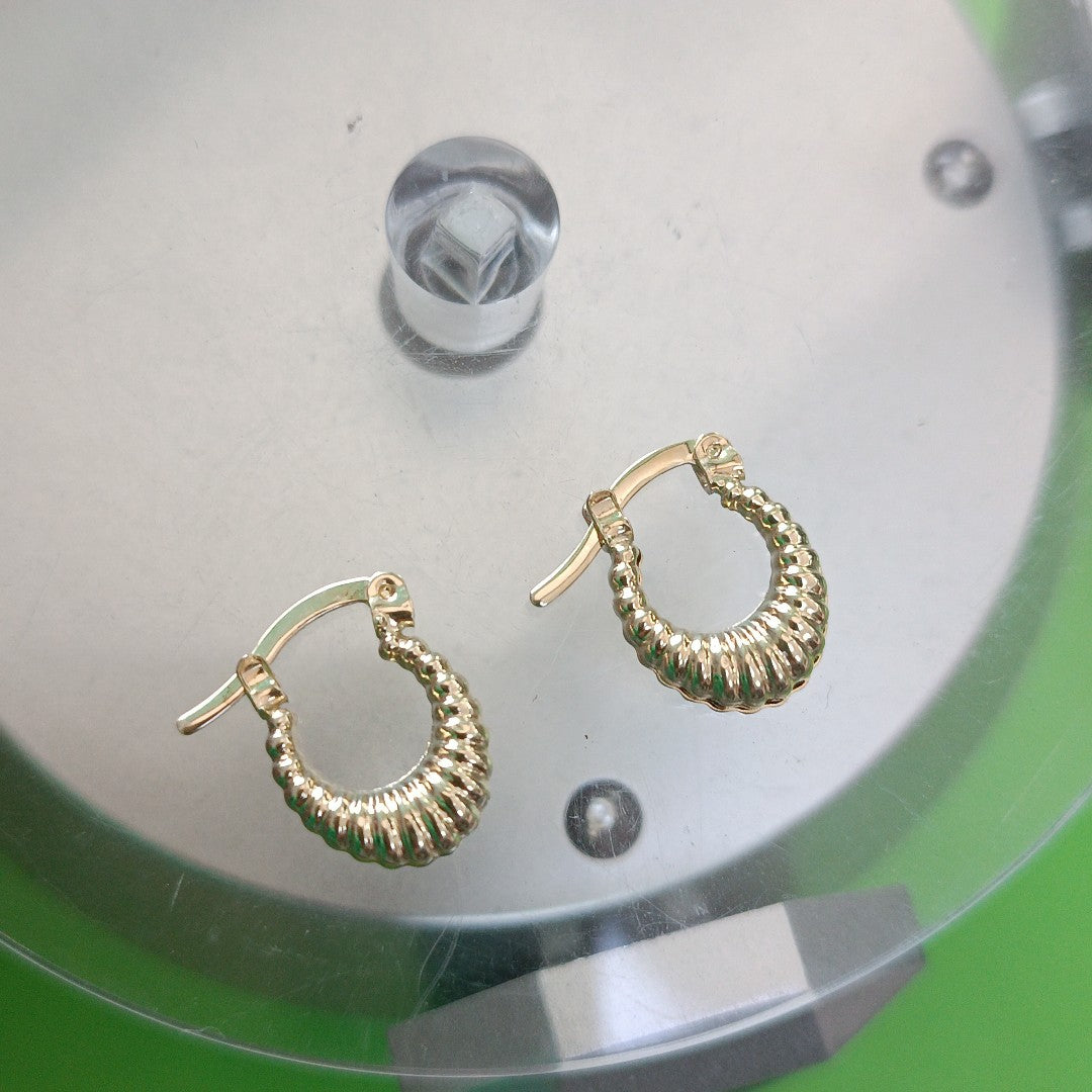 ARETES ARRACADA ESTRIADAS 14K 1.1 GR (NUEVO)