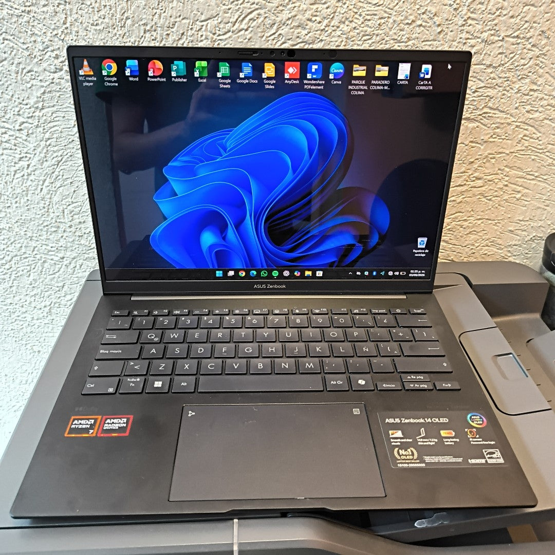 LAPTOP ASUS ZENBOOK 14 UM3406HA-QD036W (2024) 1 TB SSD 16 GB RAM (SEMINUEVO)