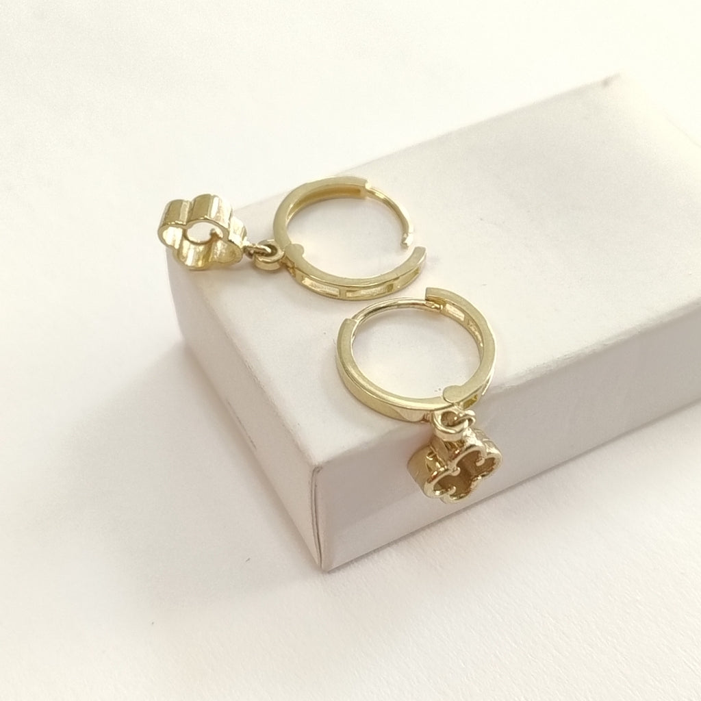 ARETES ARRACADAS CON DIJE 14K 2.4 GR (NUEVO)