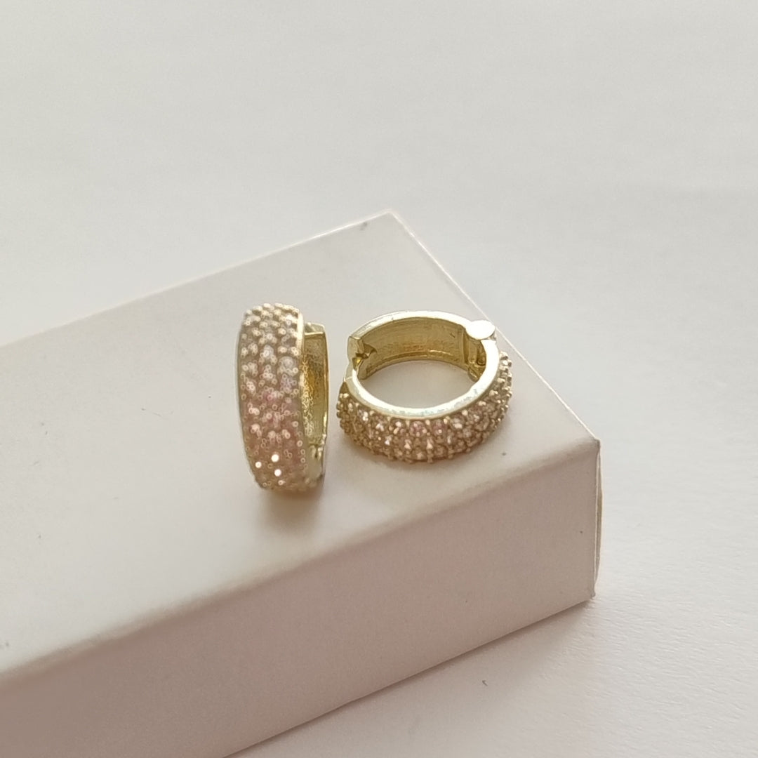 ARETES HUGGIE CON CIRCONIAS 14K 2.1 GR (NUEVO)