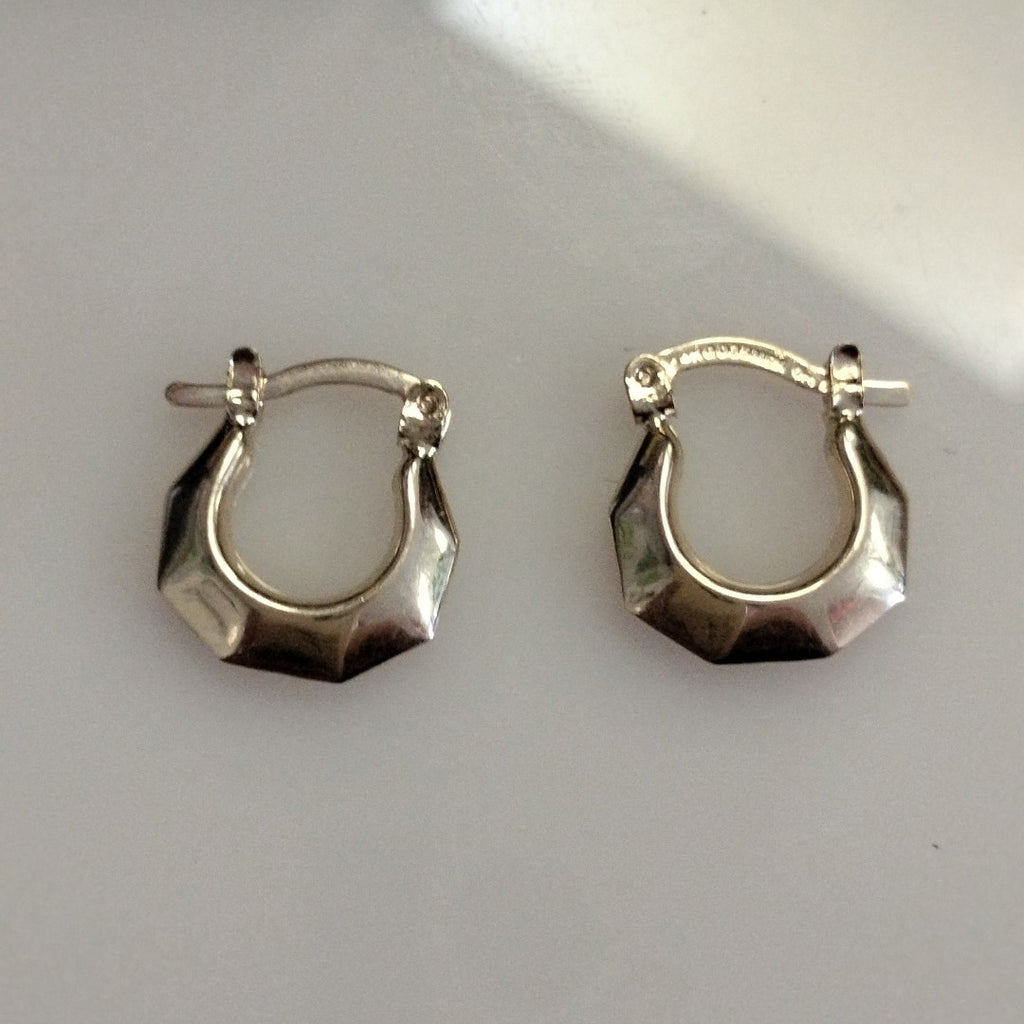 ARETES TEJIDO ARRACADA FACETADA 14K 1.2 GR (NUEVO)
