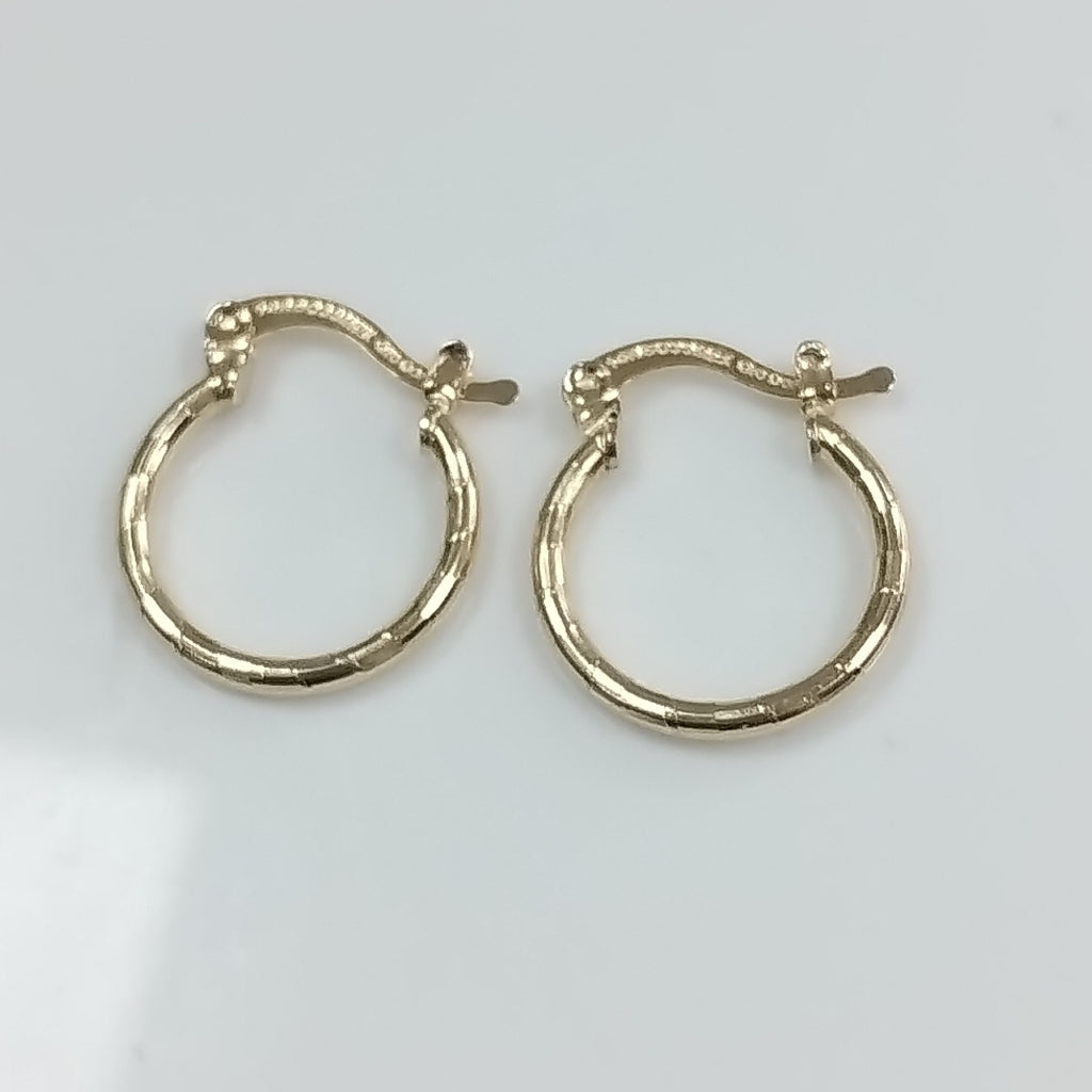 ARETES ARRACADAS ESTRIADAS 14K 1.4 GR (NUEVO)