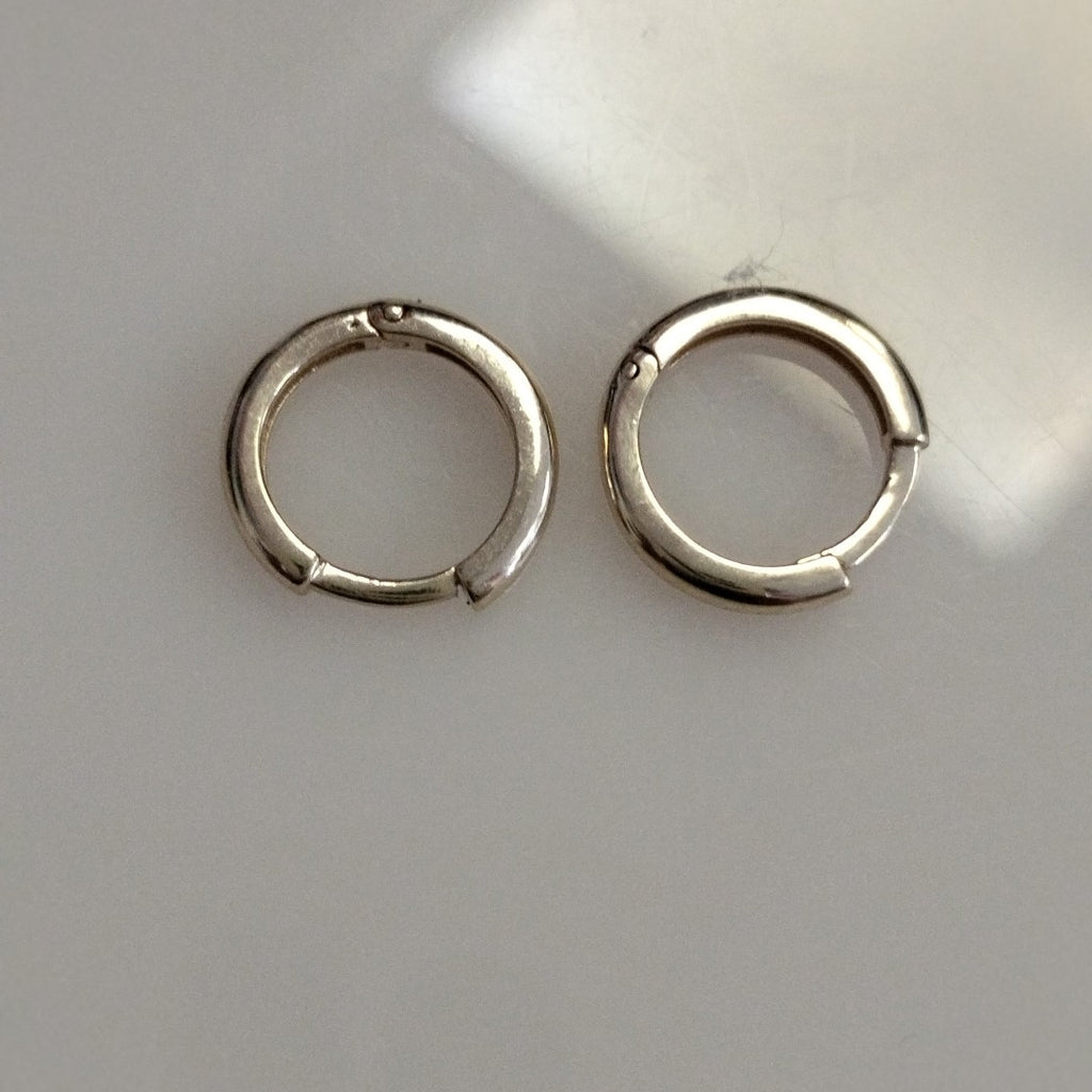 ARETES ARRACADAS LISAS 10K 1.1 GR (NUEVO)