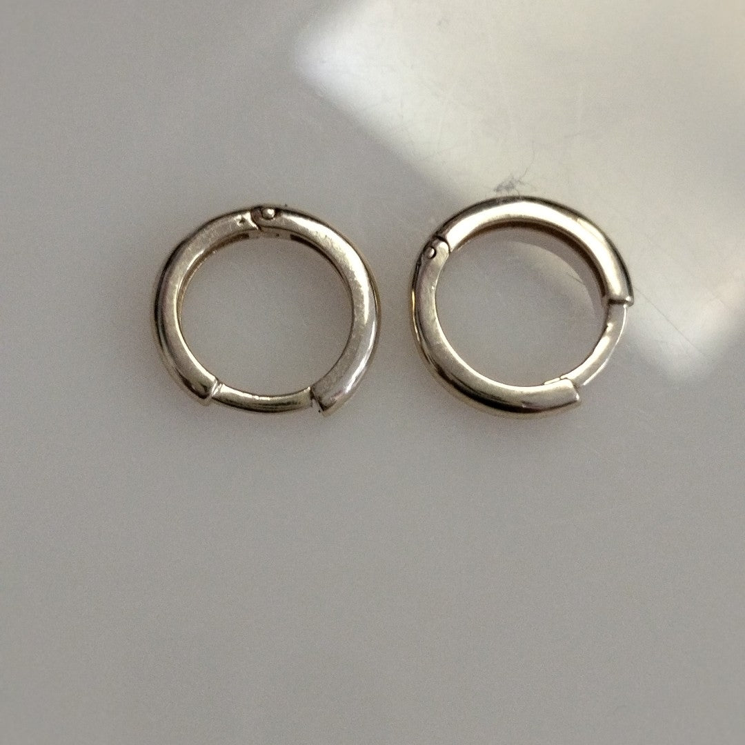 ARETES ARRACADAS LISAS 10K 1.1 GR (NUEVO)