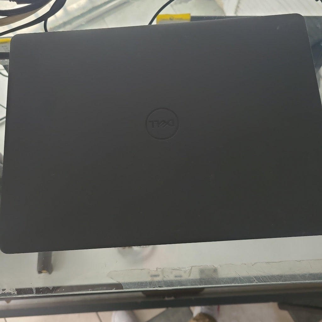LAPTOP DELL VOSTRO 3400 (2023) 256 GB SSD 8 GB RAM (SEMINUEVO)
