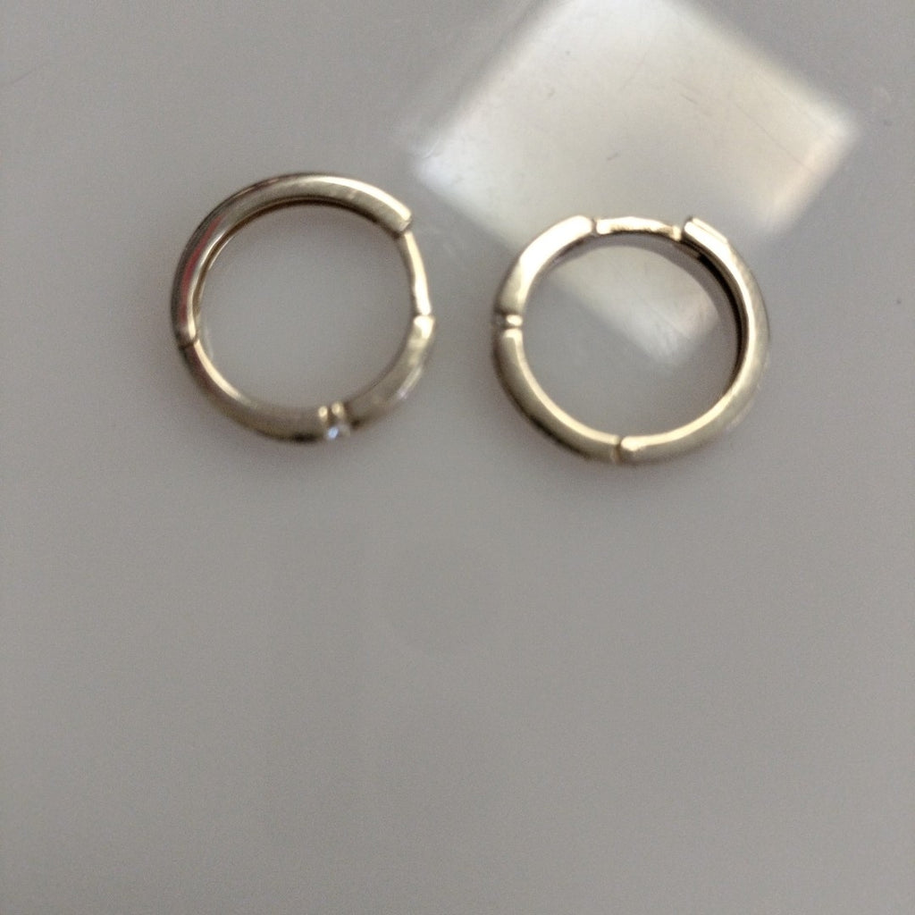 ARETES ARRACADAS LISAS 14K 2.3 GR (NUEVO)
