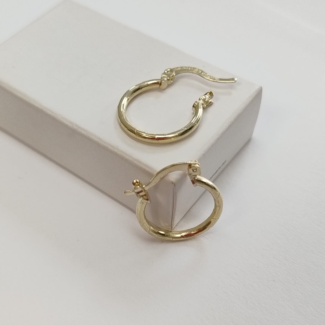 ARETES ARRACADAS ESTRIADAS 14K 1.4 GR (NUEVO)