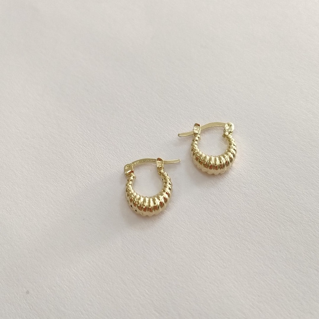ARETES ARRACADA ESTRIADAS 14K 1.1 GR (NUEVO)