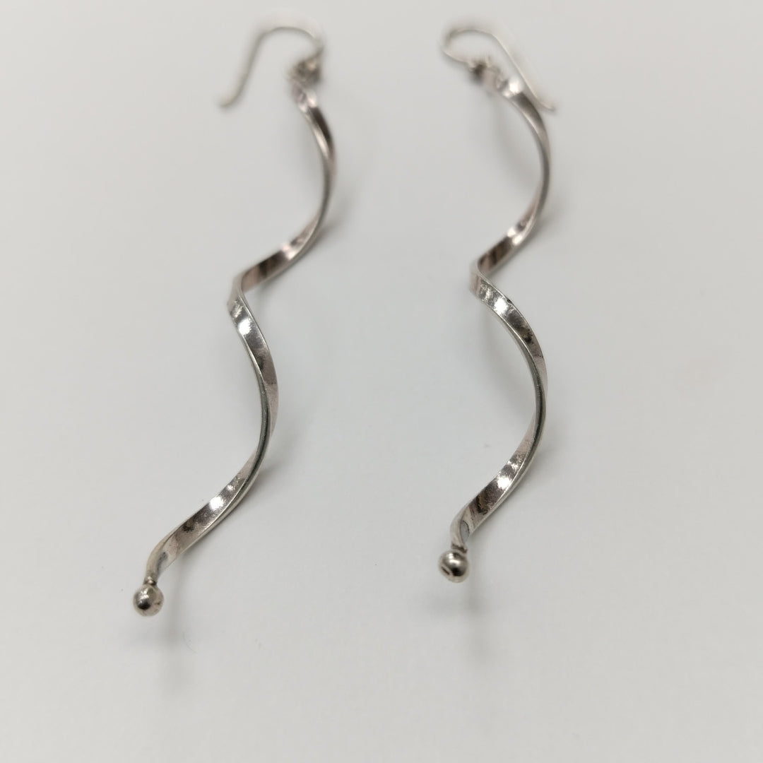 ARETES PAR PLATA 3,00 GRMS (SEMINUEVO)