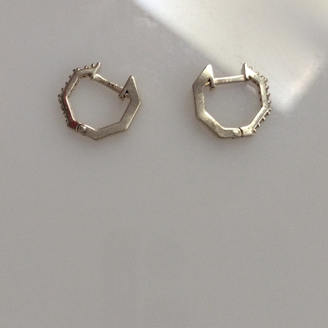 ARETES HUGGIES C CIRCONIAS 14K 1.7 GR (NUEVO)