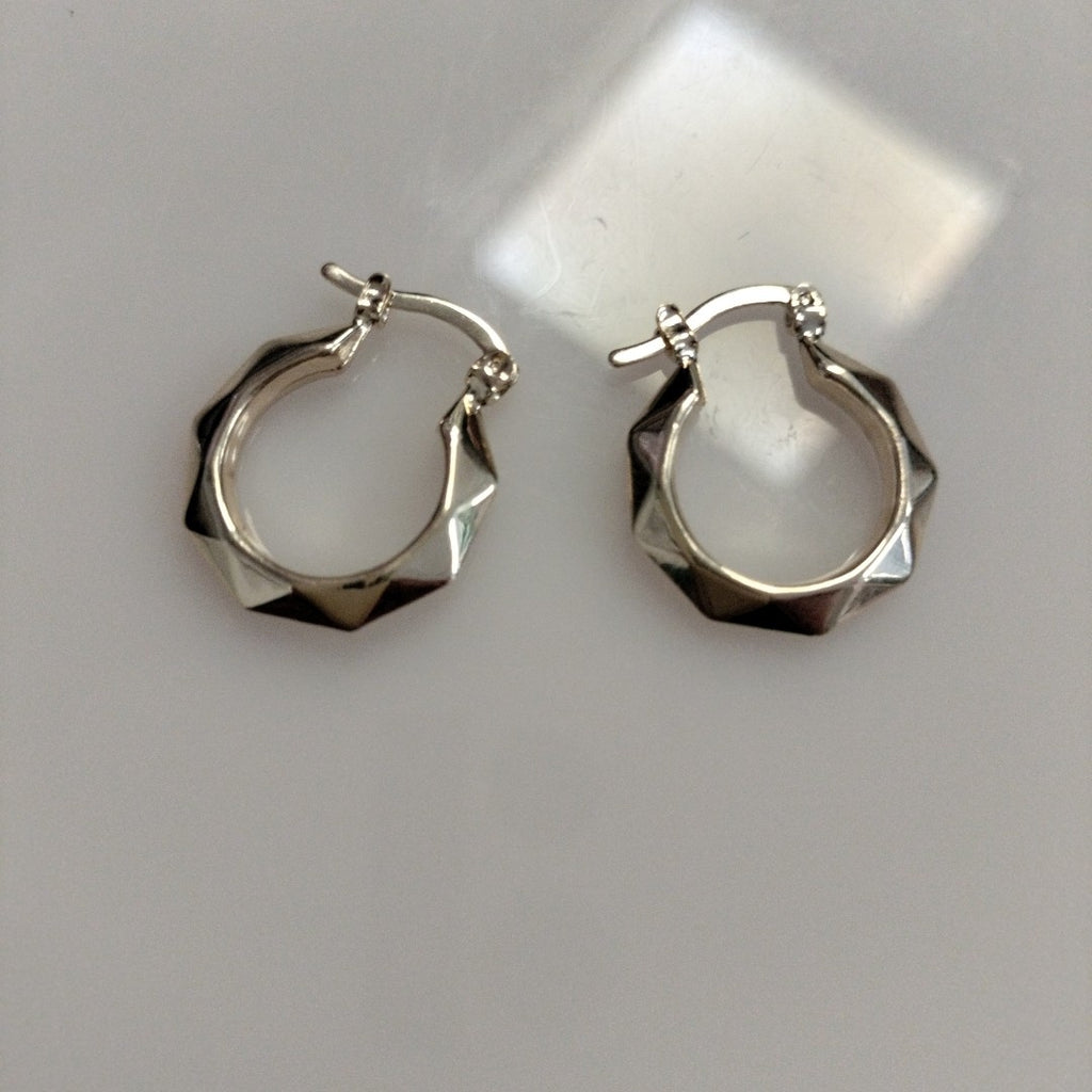 ARETES TEJIDO ARRACADAS FACETADAS 14K 1.7 GR (NUEVO)