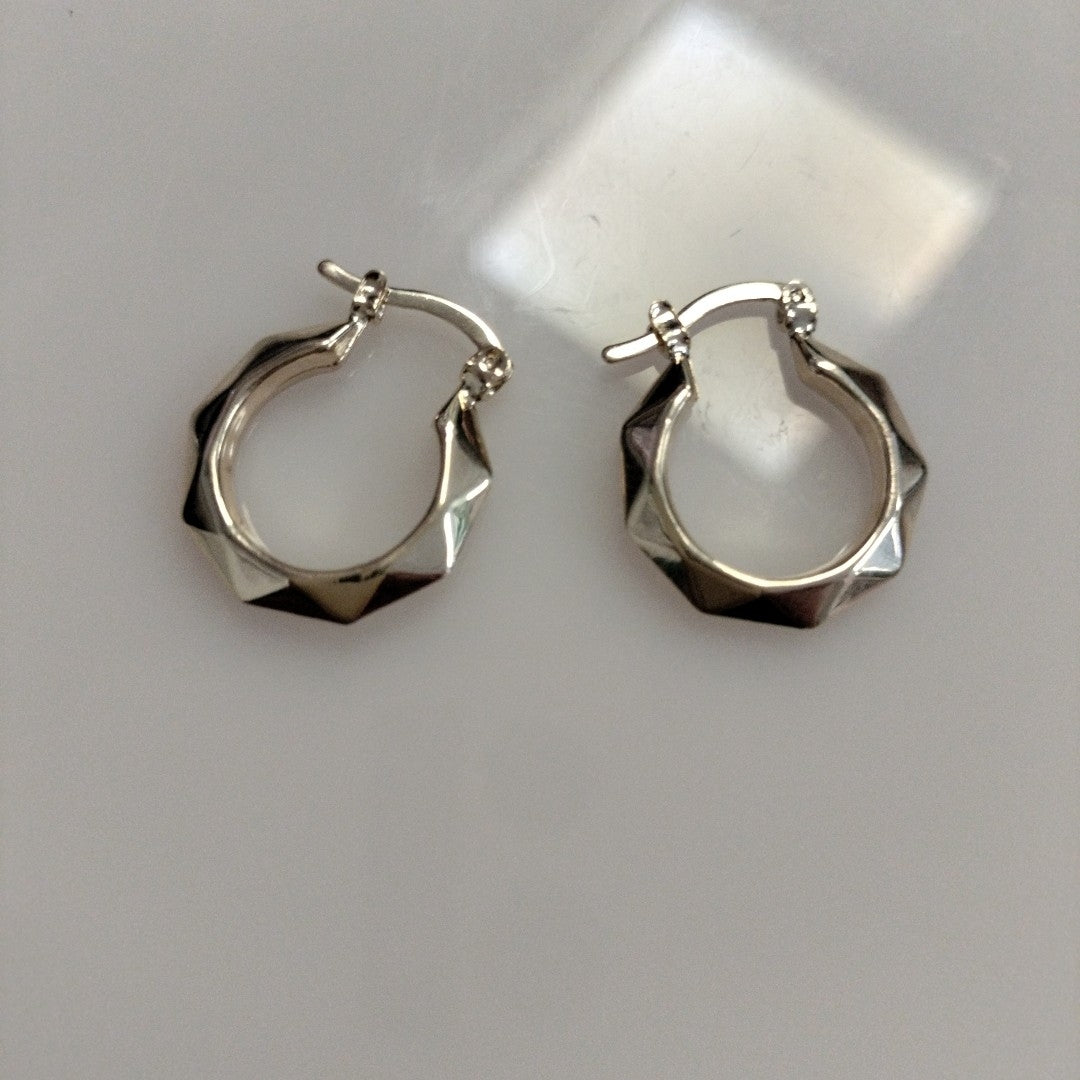 ARETES TEJIDO ARRACADAS FACETADAS 14K 1.7 GR (NUEVO)