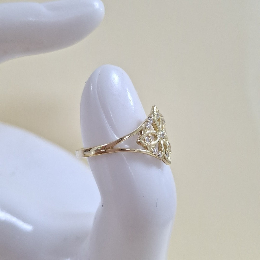 ANILLOS ANILLITO FIG NUDO DE BRUJA CON CIRCONIAS 10K TALLA 8 1.8 GR (NUEVO)
