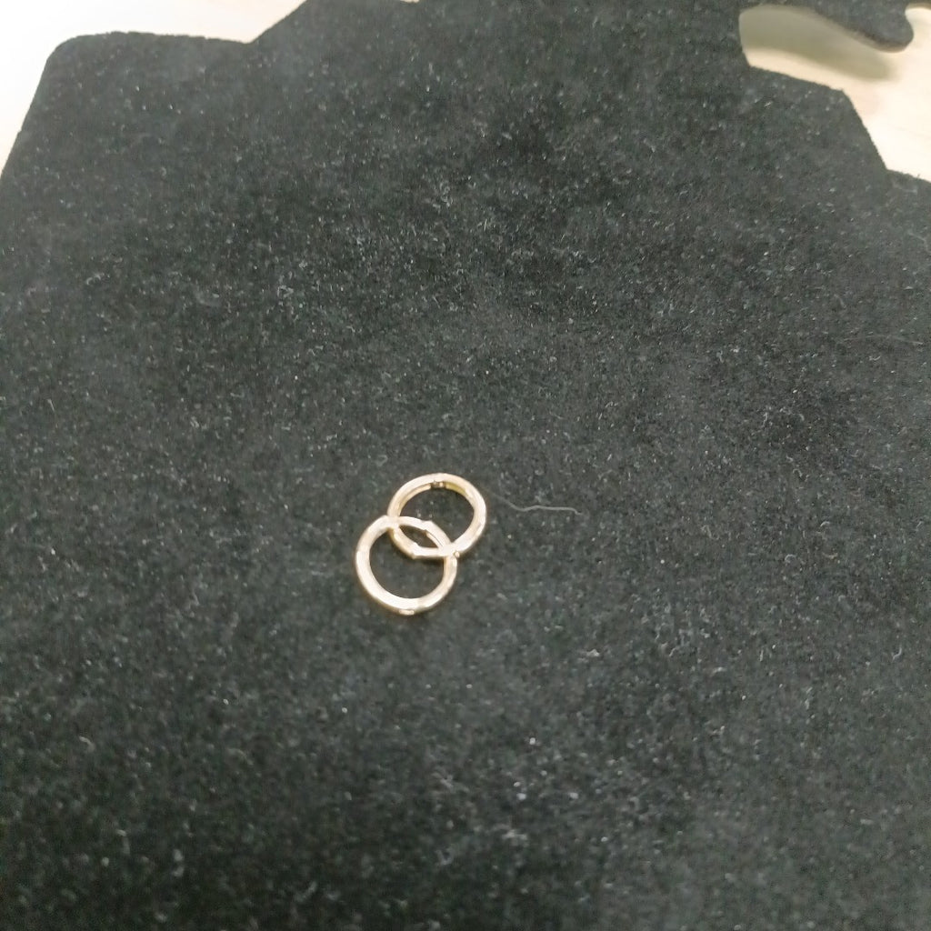 ARETES HUGGIES LISAS 14K 1.6 GR (NUEVO)