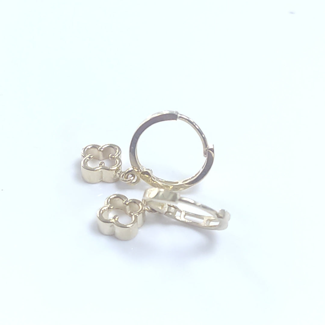 ARETES ARRACADAS CON DIJE 14K 2.4 GR (NUEVO)