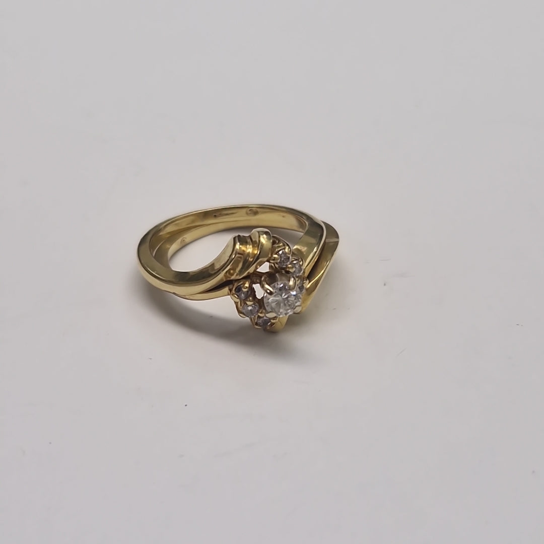 SOLITARIO ORO 18 K 5.8 GRMS (SEMINUEVO)