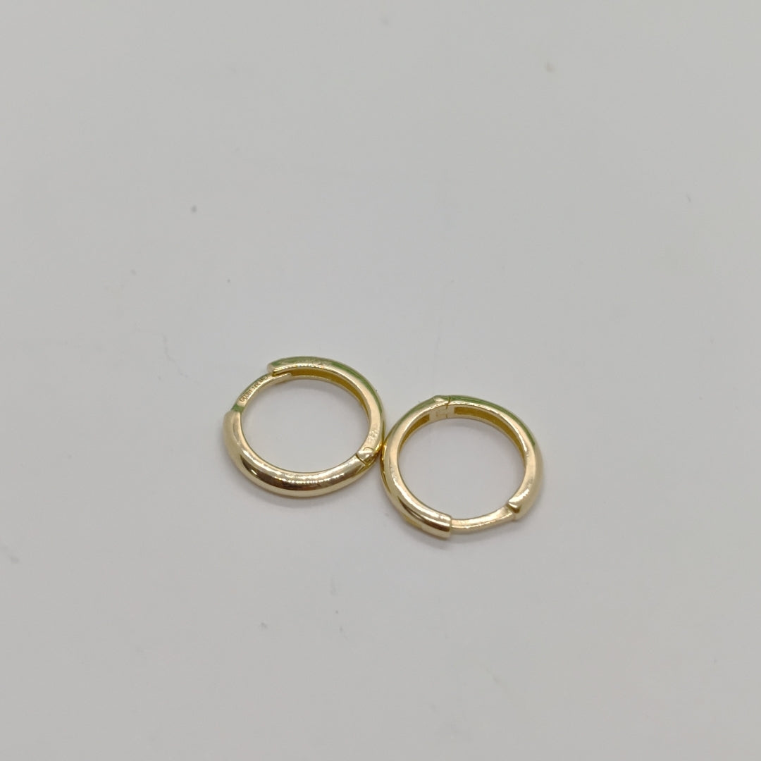 ARETES HUGGIES LISAS 14K 1.6 GR (NUEVO)