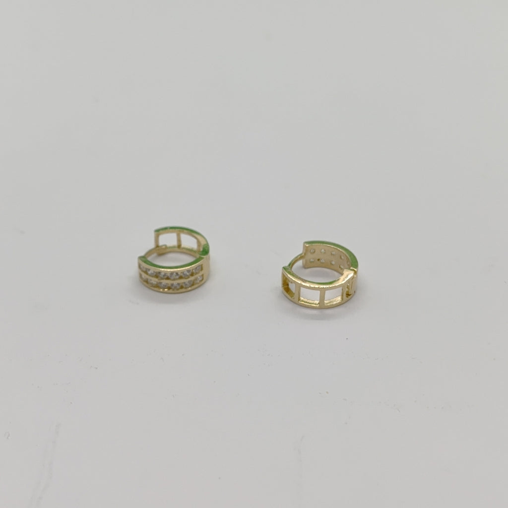 ARETES HUGGIES C CIRCONIAS 14K 1.7 GR (NUEVO)