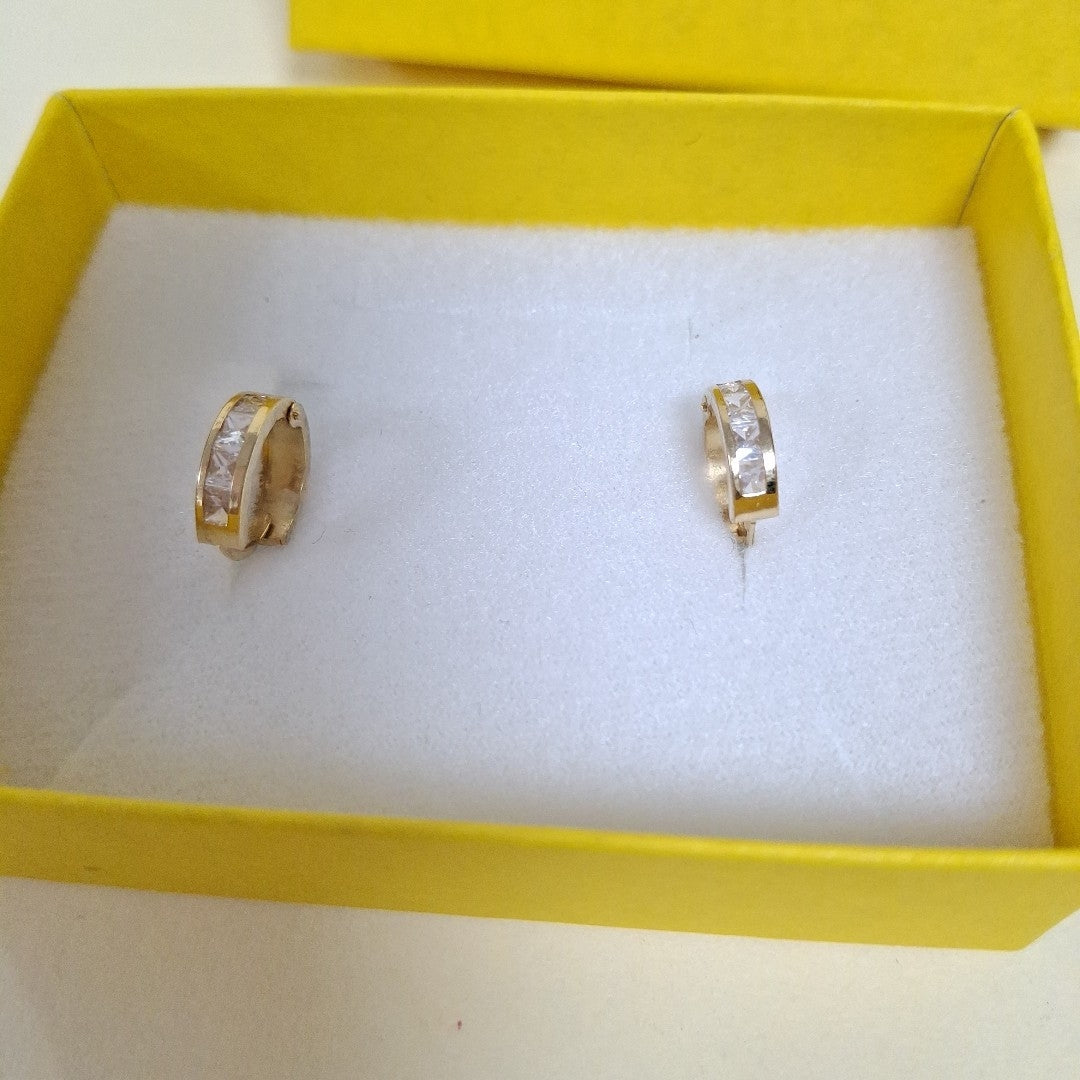 ARETES ARRACADAS C CIRCONIAS 10K 1.3 GR (NUEVO)