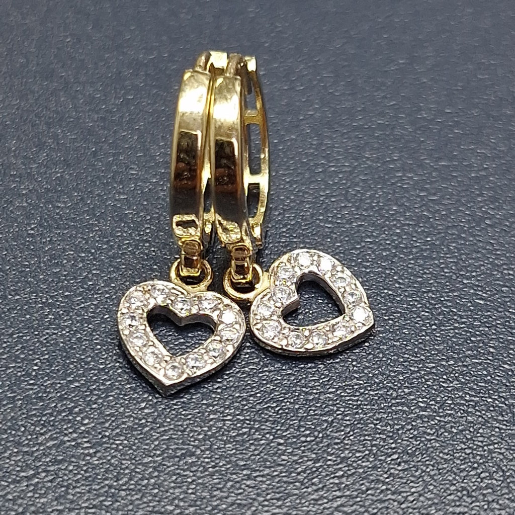 ARETES HUGGIES CON DIJE CORAZON Y CIRCONIAS 14K 2.2 GR (NUEVO)