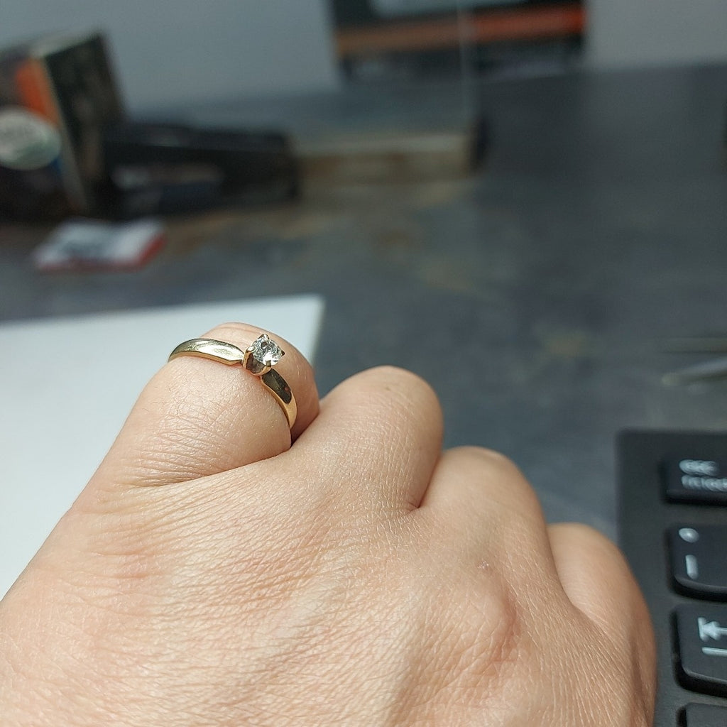 SOLITARIO ORO 14 K 1.4 GRMS (SEMINUEVO)