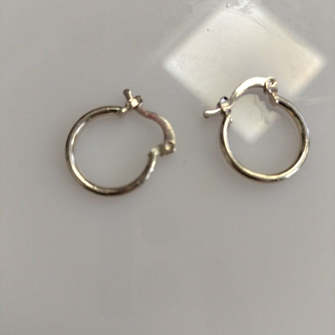 ARETES ARRACADAS ESTRIADAS 14K 1.4 GR (NUEVO)