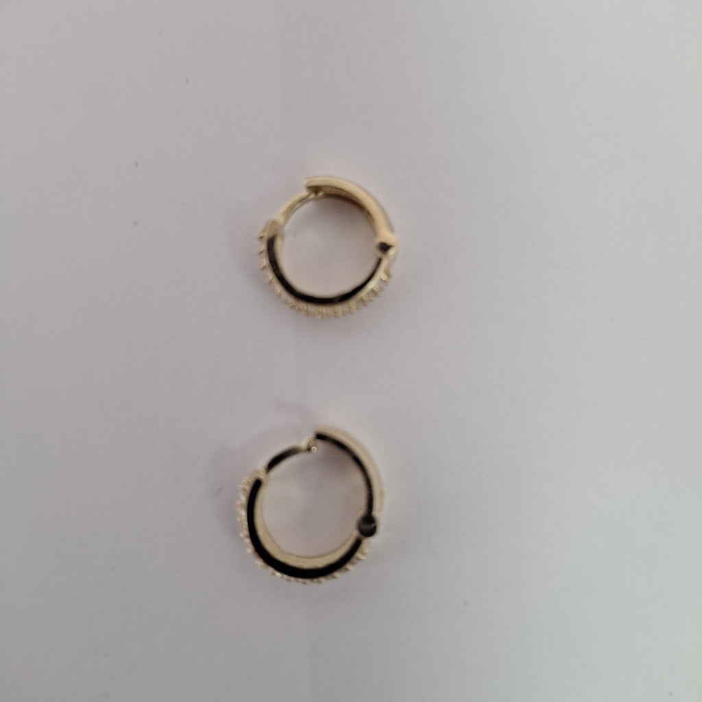 ARETES HUGGIE CON CIRCONIAS 14K 2 GR (NUEVO)