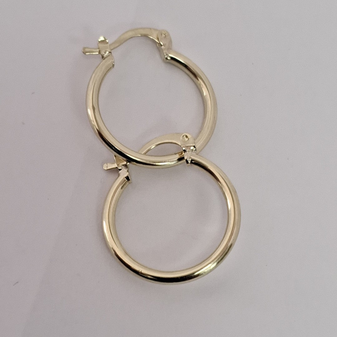 ARETES TEJIDO ARRACADAS LISAS 14K 1.1 GR (NUEVO)