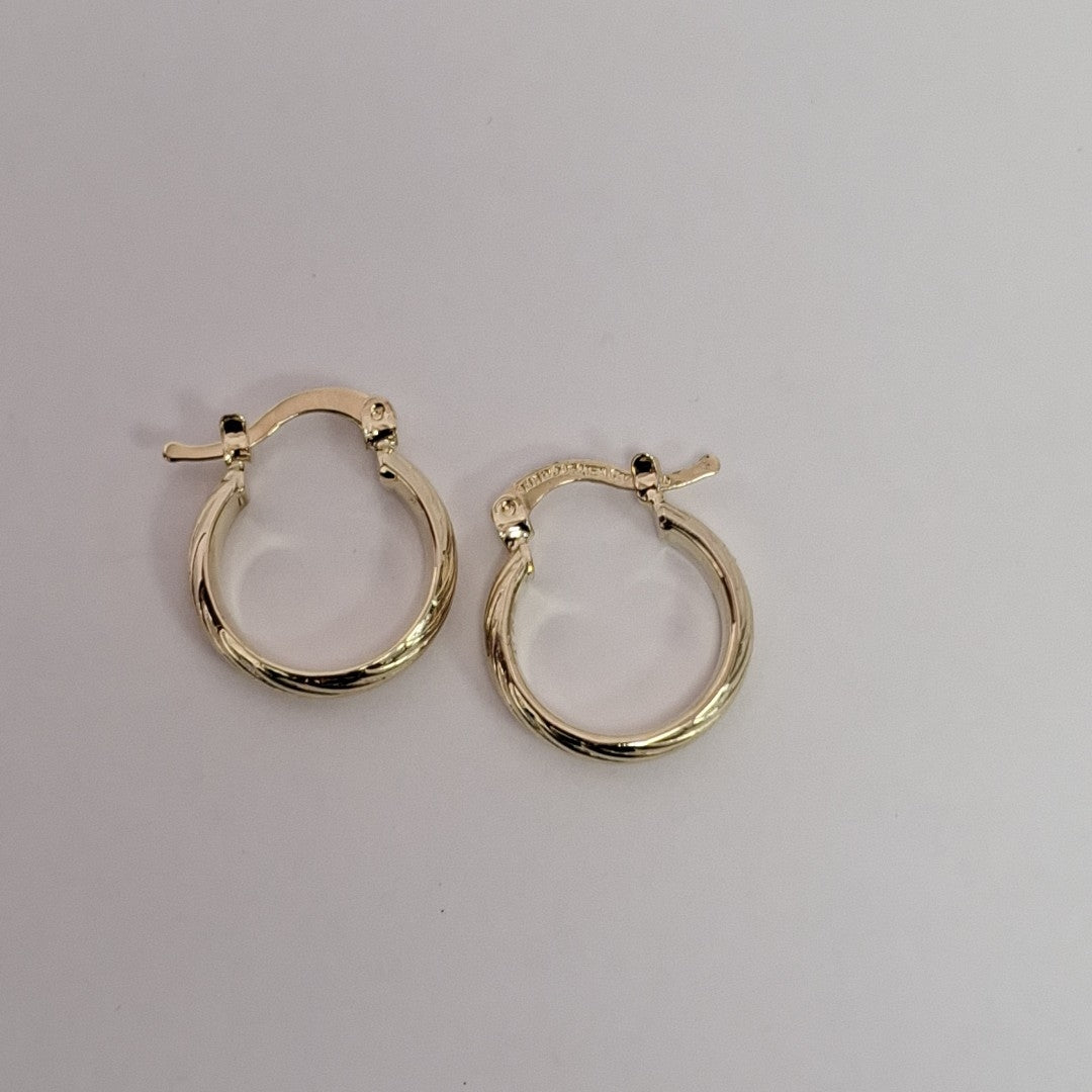 ARETES ARRACADA ASTRIADA 14K 1.6 GR (NUEVO)