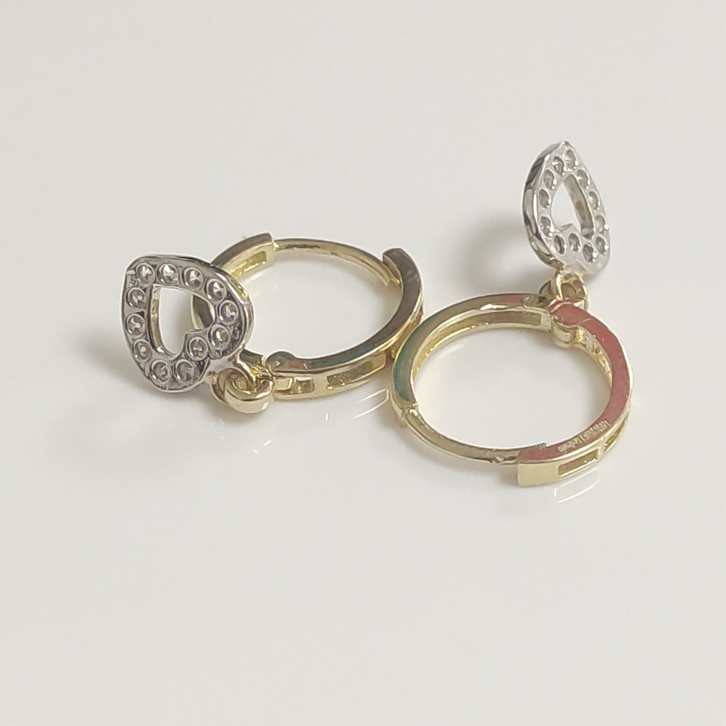 ARETES HUGGIES CON DIJE CORAZON Y CIRCONIAS 14K 2.1 GR (NUEVO)