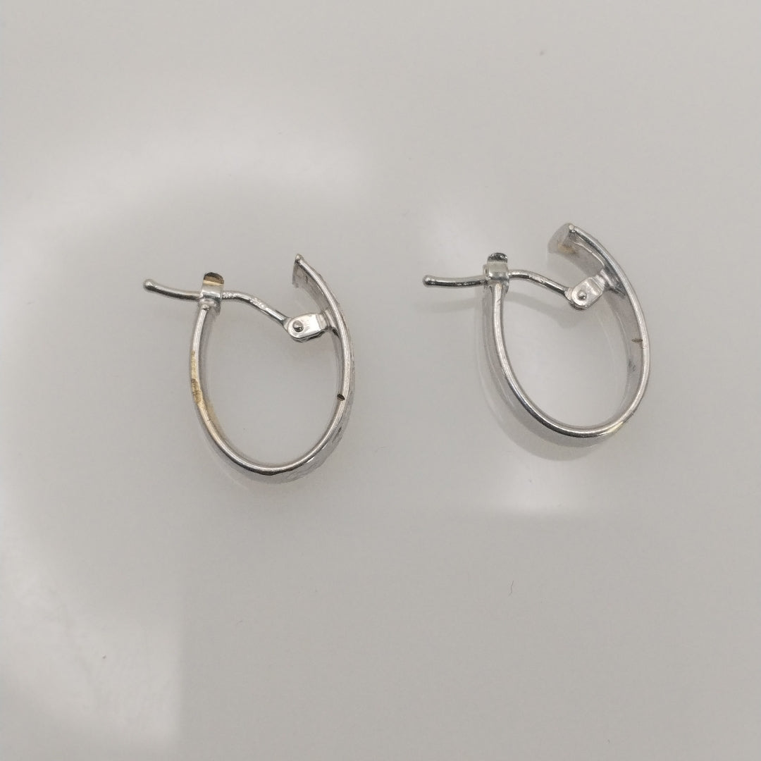 ARRACADAS PAR ORO BLANCO 14 K 1.6 GRMS (SEMINUEVO)
