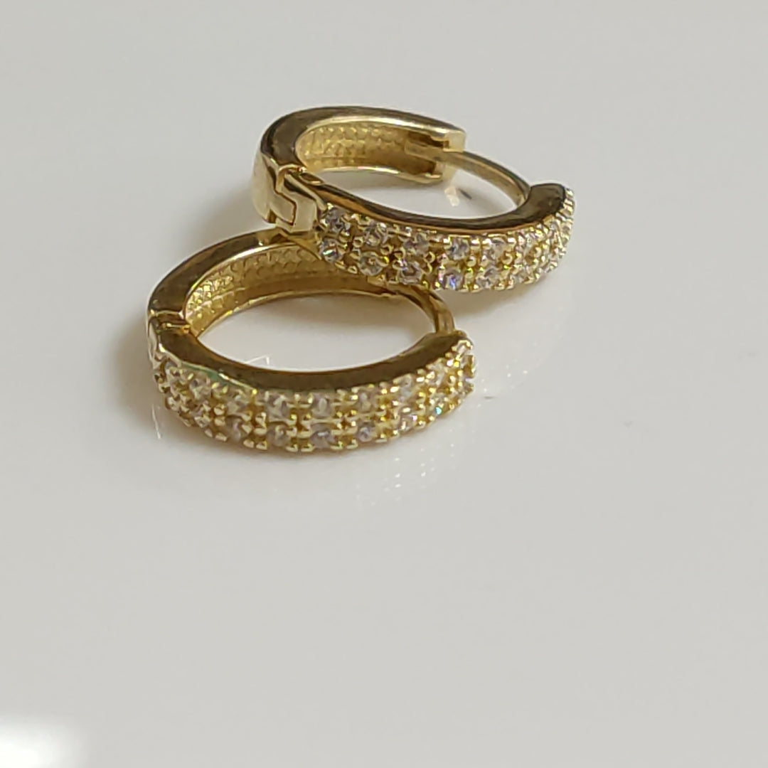 ARETES HUGGIES C CIRCONIAS 14K 1.8 GR (NUEVO)